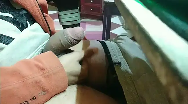 Snapshot of growing20yo chatting on 02/07/25, 11:24 growing20yo online show from 02/07/25, 11:24