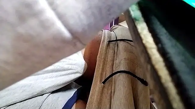 Snapshot of growing20yo chatting on 01/11/26, 12:04 growing20yo online show from 01/11/26, 12:04