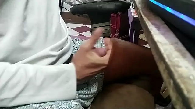 Snapshot of growing20yo chatting on 04/05/26, 10:29 growing20yo online show from 04/05/26, 10:29