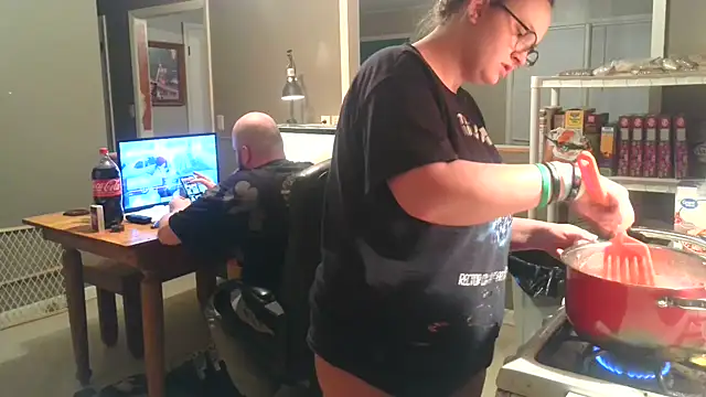 Snapshot of ZeTurtleMaster chatting on 01/22/25, 03:20 ZeTurtleMaster online show from 01/22/25, 03:20