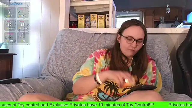 Snapshot of ZeTurtleMaster chatting on 10/11/25, 10:41 ZeTurtleMaster online show from 10/11/25, 10:41