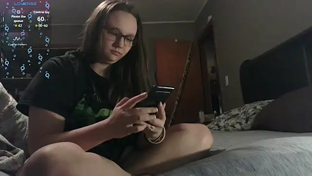 Snapshot of ZeTurtleMaster chatting on 11/10/25, 06:34 ZeTurtleMaster online show from 11/10/25, 06:34