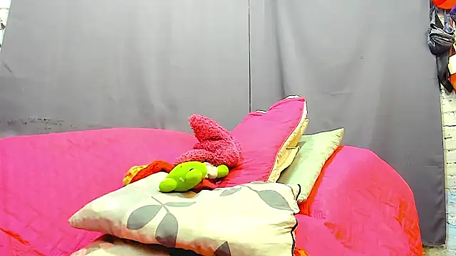 Snapshot of KataleyaCollins chatting on 04/21/26, 08:44 KataleyaCollins online show from 04/21/26, 08:44