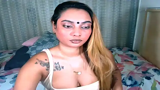 Snapshot of sexyindianchic chatting on 11/19/25, 06:19 sexyindianchic online show from 11/19/25, 06:19