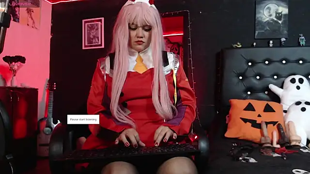 Snapshot of aprildoll chatting on 10/17/25, 04:15 aprildoll online show from 10/17/25, 04:15