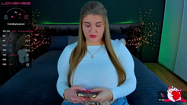 Snapshot of Adele_sugar chatting on 11/04/25, 12:54 Adele sugar online show from 11/04/25, 12:54