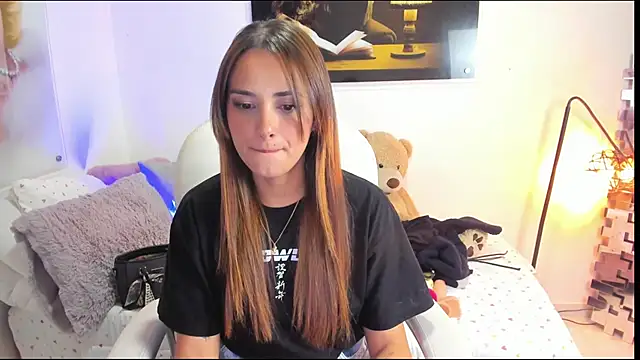 Snapshot of KimberlySaen chatting on 09/19/25, 09:04 KimberlySaen online show from 09/19/25, 09:04