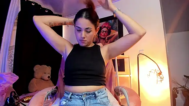 Snapshot of KimberlySaen chatting on 07/16/26, 10:27 KimberlySaen online show from 07/16/26, 10:27