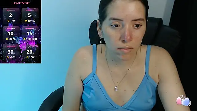 Snapshot of spicey_latina chatting on 09/25/25, 01:09 spicey latina online show from 09/25/25, 01:09