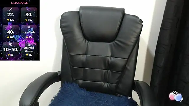 Snapshot of spicey_latina chatting on 10/19/25, 01:12 spicey latina online show from 10/19/25, 01:12