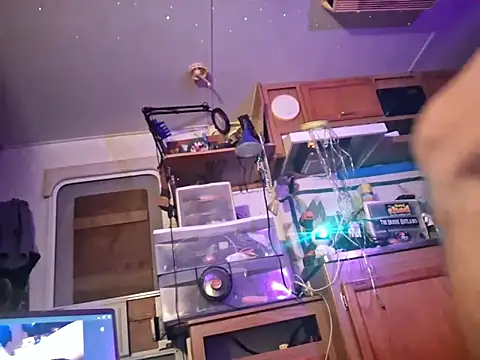 Snapshot of justinewe69 chatting on 10/02/25, 03:57 justinewe69 online show from 10/02/25, 03:57