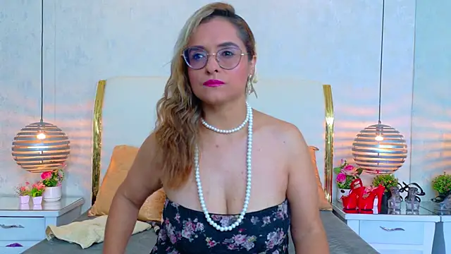 Snapshot of MarilynVega1 chatting on 07/09/26, 08:57 MarilynVega1 online show from 07/09/26, 08:57