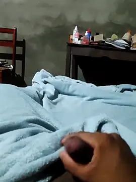 Snapshot of mineirinhosedutor2210 chatting on 12/14/25, 04:51 mineirinhosedutor2210 online show from 12/14/25, 04:51