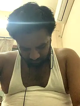 Snapshot of Rocky_1907 chatting on 10/11/25, 08:51 Rocky 1907 online show from 10/11/25, 08:51