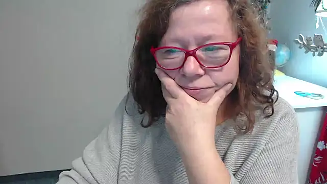 Adelewildx online show from 12/17/24, 08:01