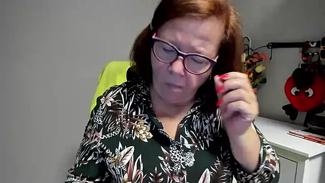 Snapshot of Adelewildx chatting on 07/21/26, 03:42 Adelewildx online show from 07/21/26, 03:42