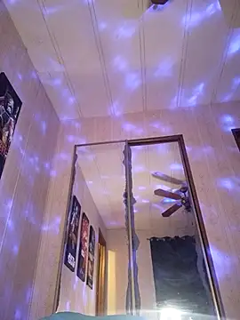 Snapshot of LouisianaBoobs chatting on 09/26/25, 12:14 LouisianaBoobs online show from 09/26/25, 12:14