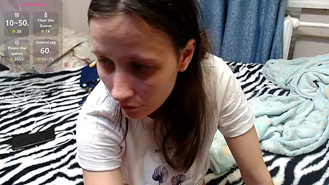 alisacucumber online show from 11/25/25, 01:22