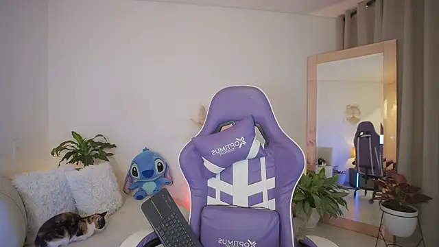 Snapshot of roxie_gates_ chatting on 03/29/26, 02:22 roxie gates online show from 03/29/26, 02:22