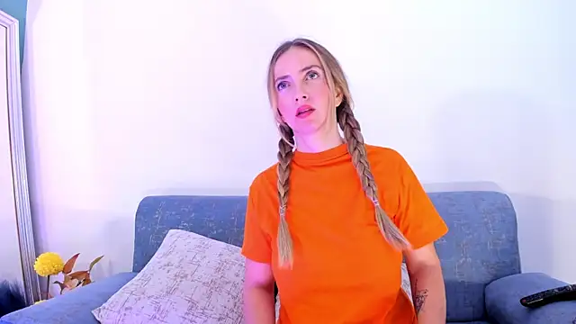 Snapshot of BellaMarieX chatting on 12/12/24, 05:15 BellaMarieX online show from 12/12/24, 05:15