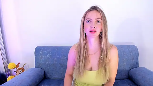 Snapshot of BellaMarieX chatting on 12/14/24, 03:58 BellaMarieX online show from 12/14/24, 03:58