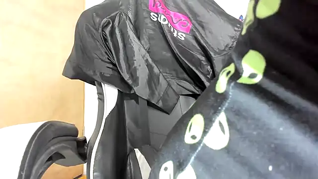 Snapshot of darsha_sahu chatting on 11/18/25, 12:38 darsha sahu online show from 11/18/25, 12:38