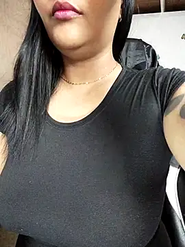 Snapshot of darsha_sahu chatting on 11/25/25, 11:27 darsha sahu online show from 11/25/25, 11:27