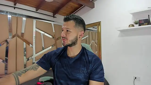 Snapshot of mister_miike chatting on 02/11/25, 03:08 mister miike online show from 02/11/25, 03:08