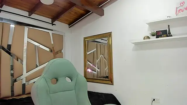 Snapshot of mister_miike chatting on 02/15/25, 03:09 mister miike online show from 02/15/25, 03:09