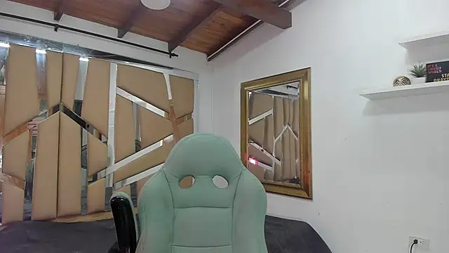 Snapshot of mister_miike chatting on 02/17/25, 03:15 mister miike online show from 02/17/25, 03:15