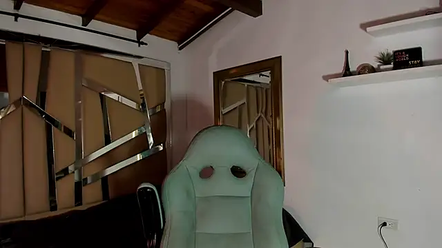 Snapshot of mister_miike chatting on 02/24/25, 03:12 mister miike online show from 02/24/25, 03:12