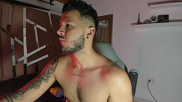 Snapshot of mister_miike chatting on 03/02/25, 03:13 mister miike online show from 03/02/25, 03:13