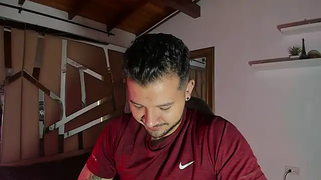 Snapshot of mister_miike chatting on 03/11/25, 03:05 mister miike online show from 03/11/25, 03:05