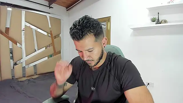 Snapshot of mister_miike chatting on 03/14/25, 03:04 mister miike online show from 03/14/25, 03:04