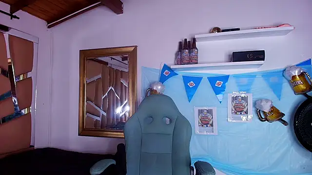 Snapshot of mister_miike chatting on 10/04/25, 03:04 mister miike online show from 10/04/25, 03:04