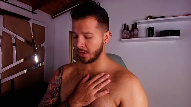 Snapshot of mister_miike chatting on 10/09/25, 03:48 mister miike online show from 10/09/25, 03:48