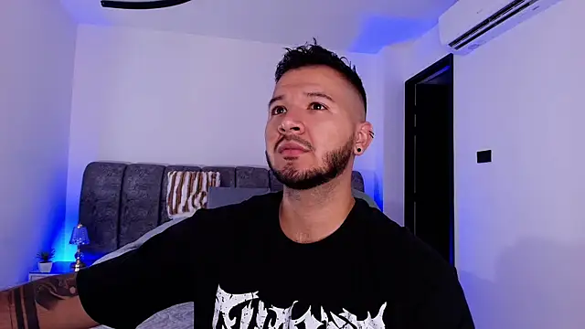 Snapshot of mister_miike chatting on 11/27/25, 03:08 mister miike online show from 11/27/25, 03:08