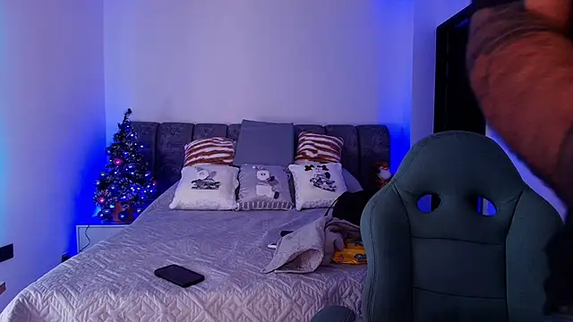 Snapshot of mister_miike chatting on 11/30/25, 03:21 mister miike online show from 11/30/25, 03:21