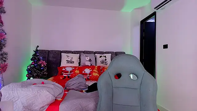 Snapshot of mister_miike chatting on 12/03/25, 03:03 mister miike online show from 12/03/25, 03:03