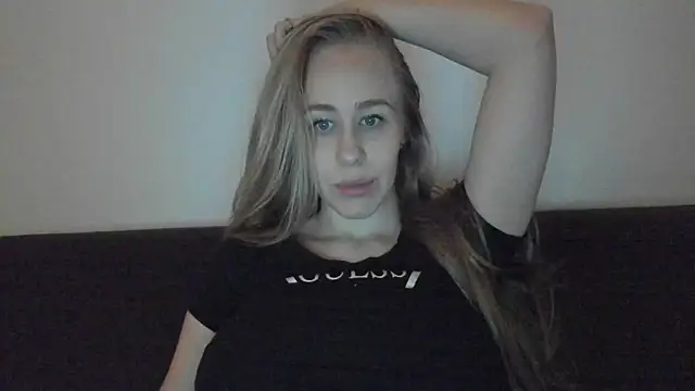 Snapshot of baby_alice chatting on 09/18/25, 09:39 baby alice online show from 09/18/25, 09:39