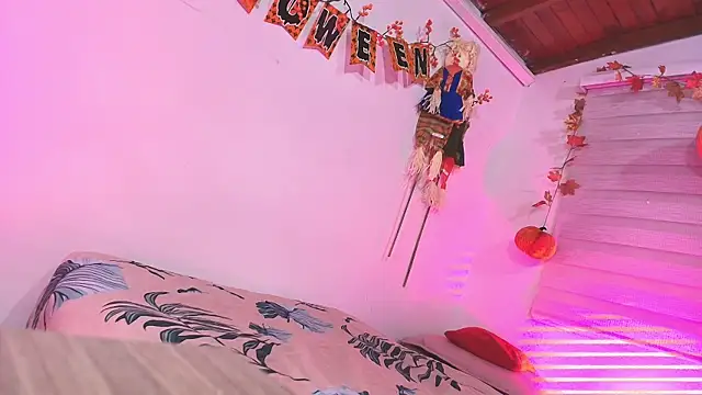 emyli sw  online show from 10/26/25, 03:12