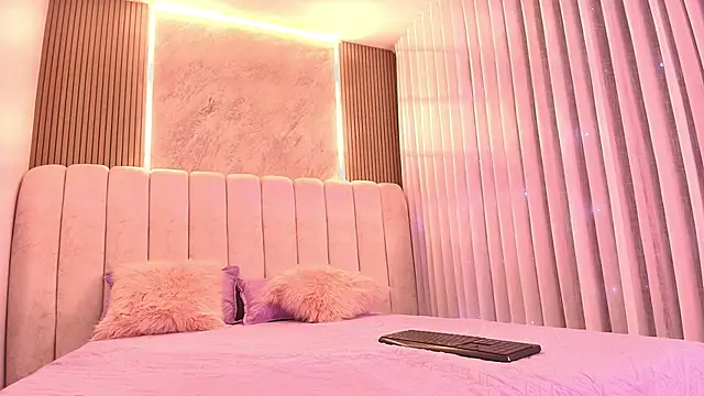 emyli sw  online show from 12/05/25, 03:04