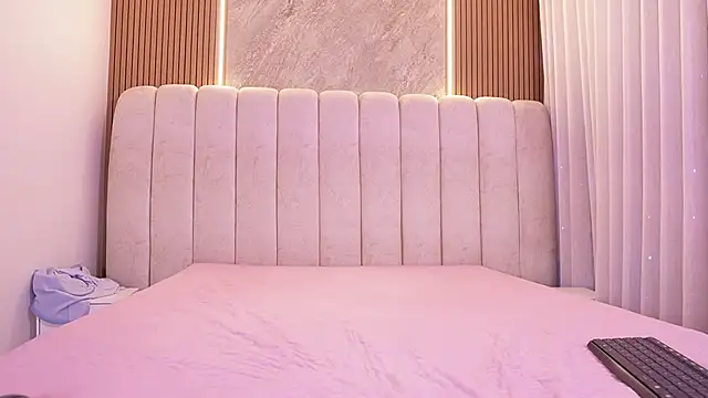 emyli sw  online show from 02/28/26, 03:07