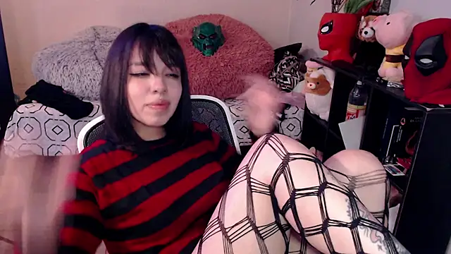 Snapshot of babyakem chatting on 10/15/25, 04:12 babyakem online show from 10/15/25, 04:12