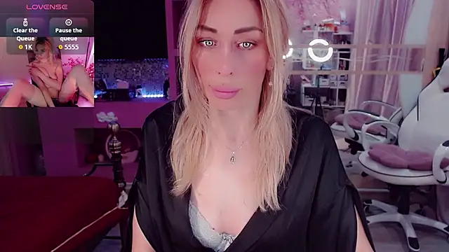 AnnieGOld  online show from 10/11/25, 11:14