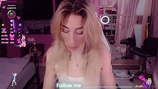 Snapshot of AnnieGOld_ chatting on 07/04/26, 10:16 AnnieGOld online show from 07/04/26, 10:16