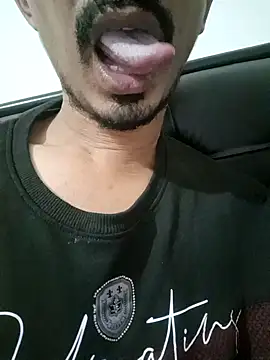 dreamtoungelick69 online show from 11/13/25, 05:01