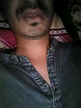 Snapshot of dreamtoungelick69 chatting on 04/01/26, 11:33 dreamtoungelick69 online show from 04/01/26, 11:33