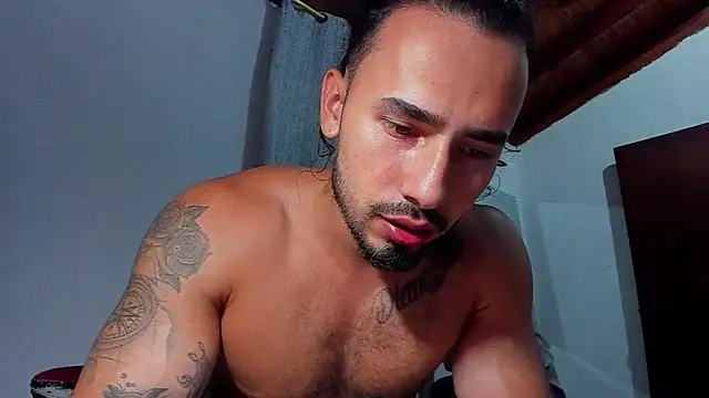 Snapshot of Baky_sexy chatting on 03/06/26, 03:03 Baky sexy online show from 03/06/26, 03:03