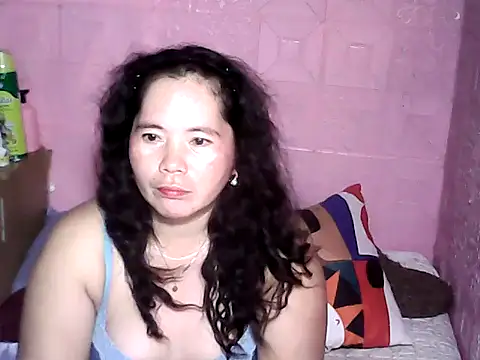 Snapshot of hotpusie_4u chatting on 10/19/25, 02:07 hotpusie 4u online show from 10/19/25, 02:07